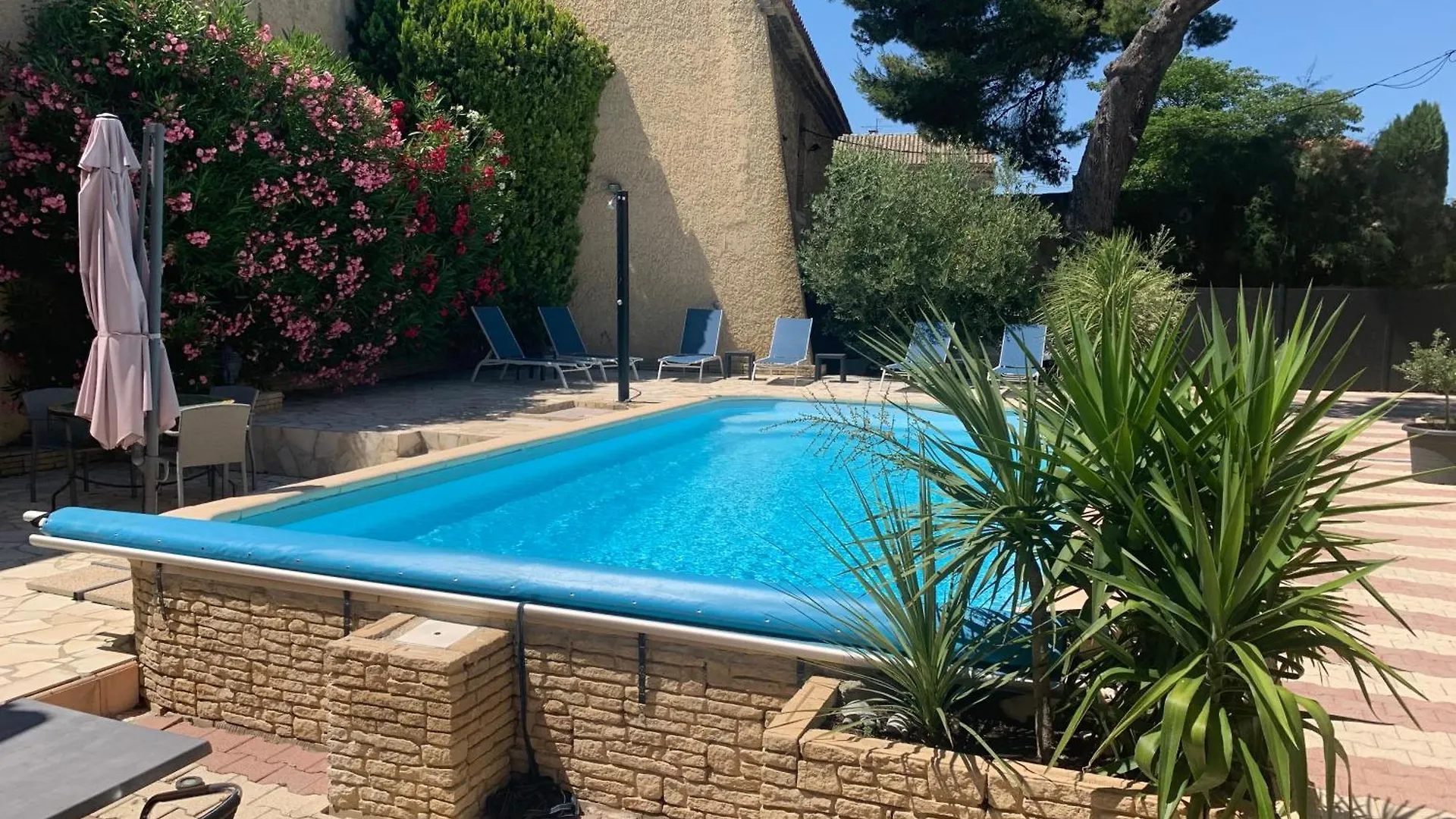Hotel La Bastide D'Entraigues