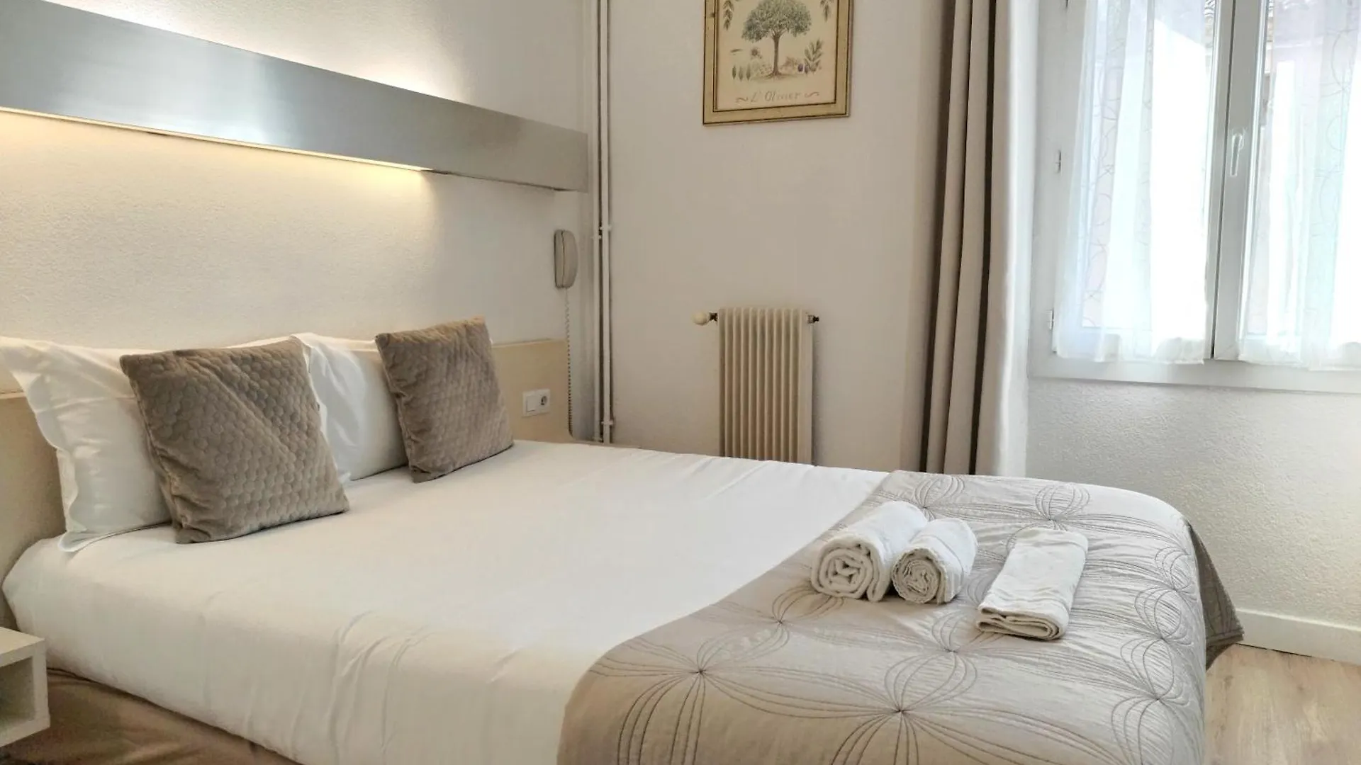 Hotel La Bastide D'Entraigues