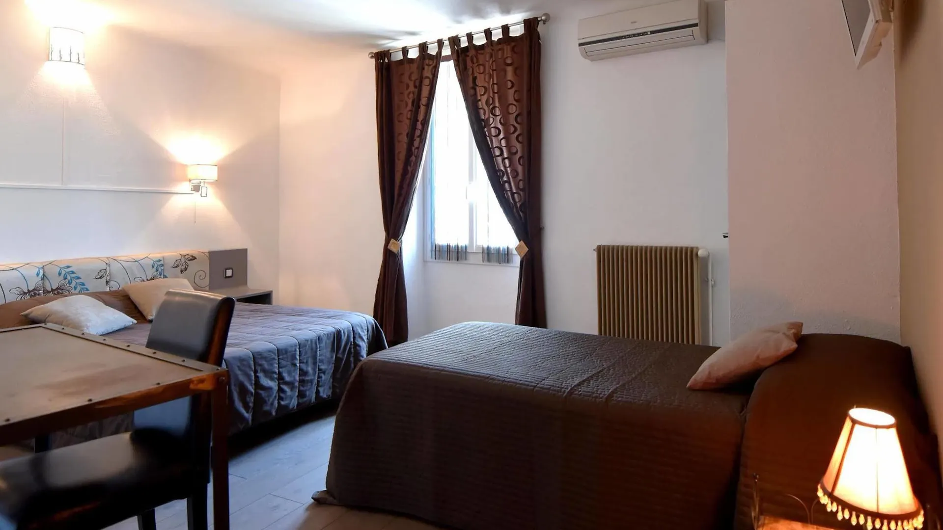Hotel La Bastide D'Entraigues