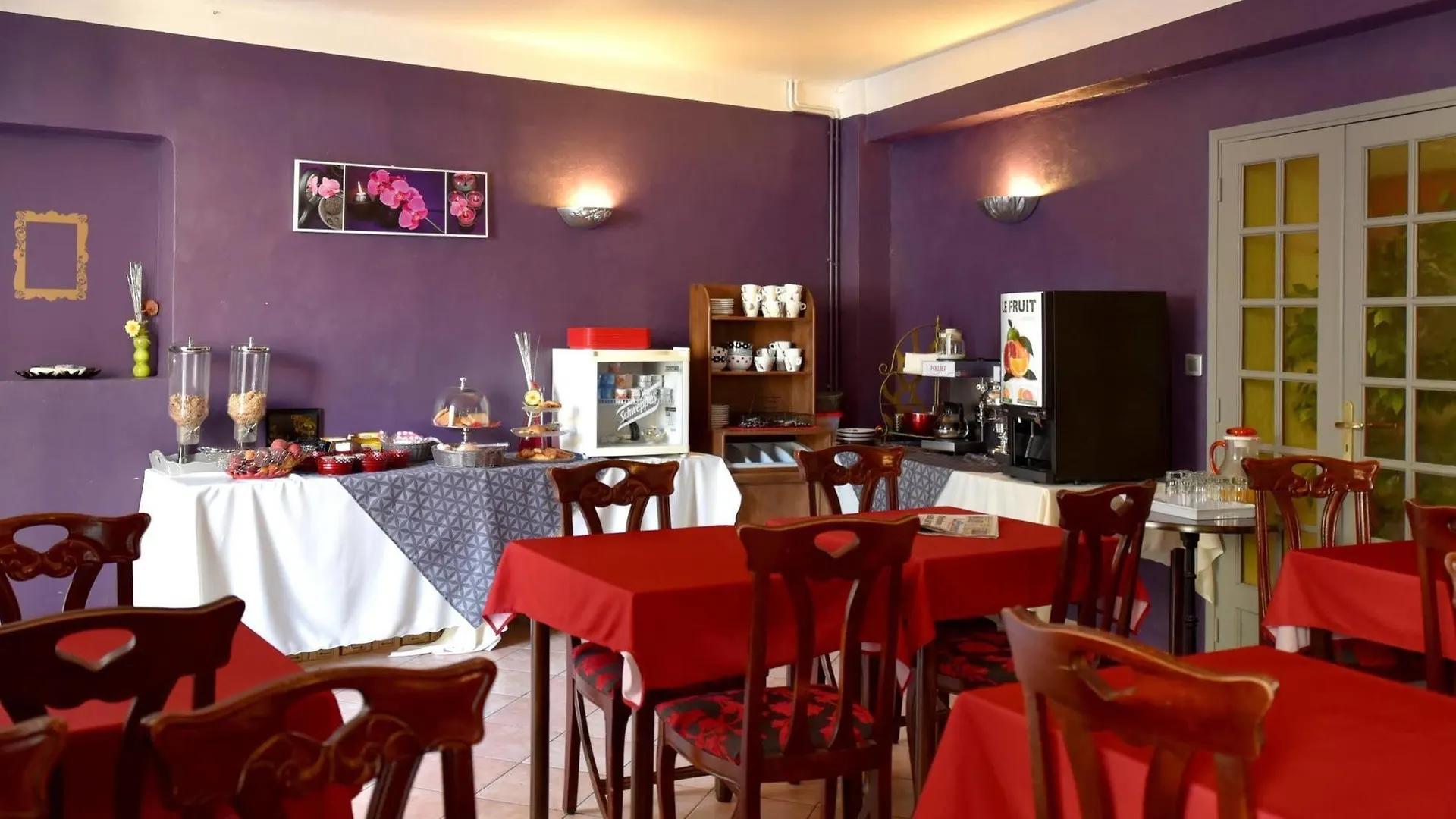 Logis Hotel La Bastide D'Entraigues  Entraigues-sur-la-Sorgue