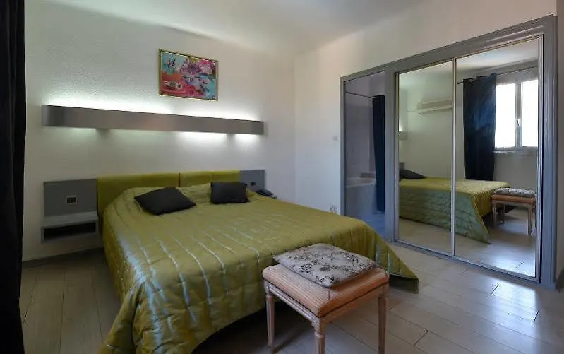 Hotel La Bastide D'Entraigues