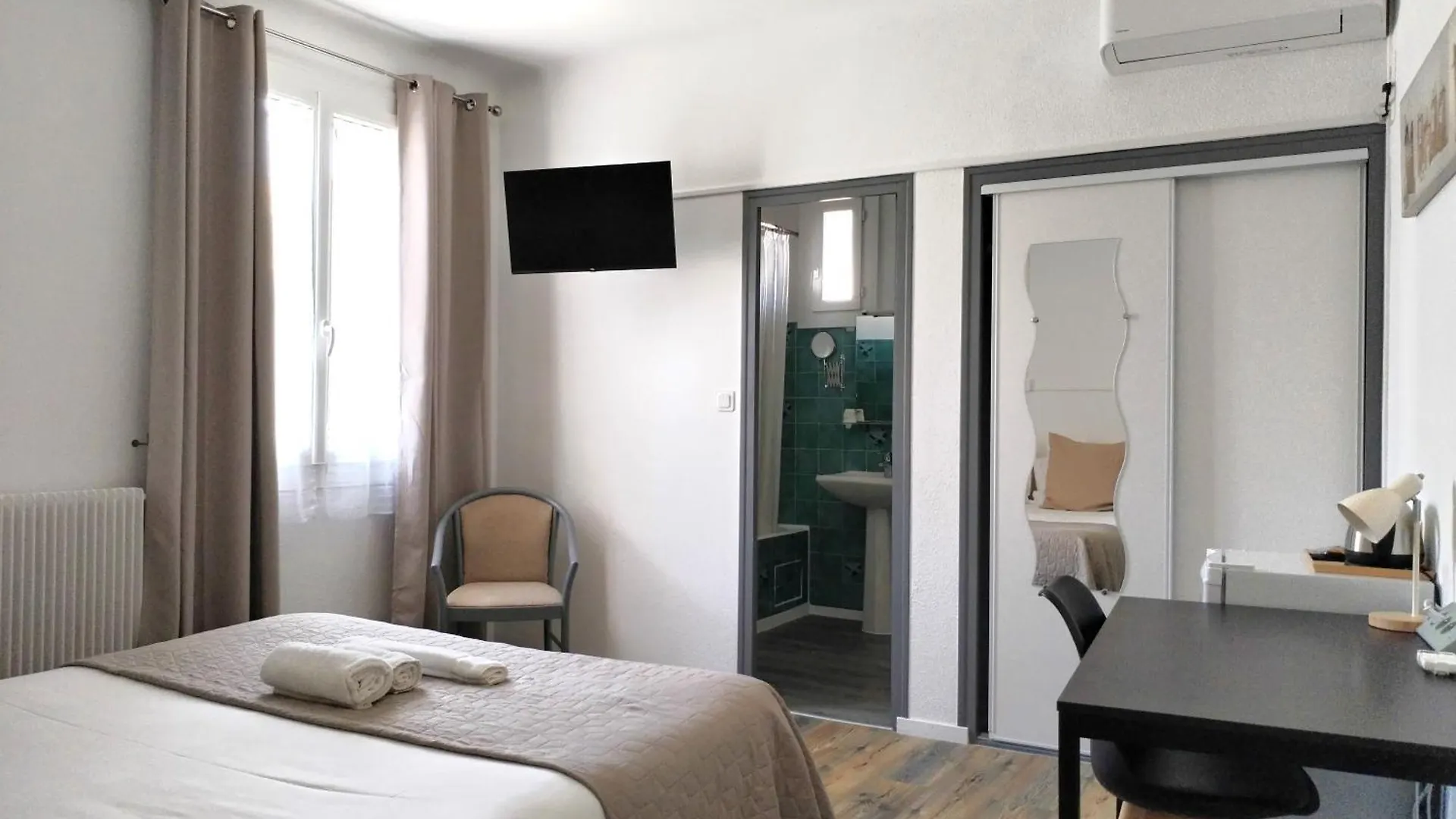 Logis Hotel La Bastide D'Entraigues Entraigues-sur-la-Sorgue