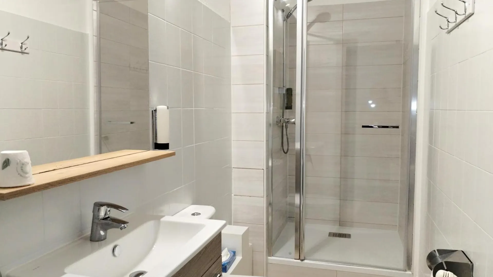 Logis Hotel La Bastide D'Entraigues 3*, Entraigues-sur-la-Sorgue France
